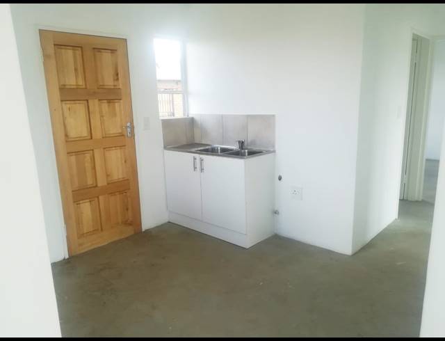 3 BEDROOM FREEHOLD FOR SALE IN SHARON PARK